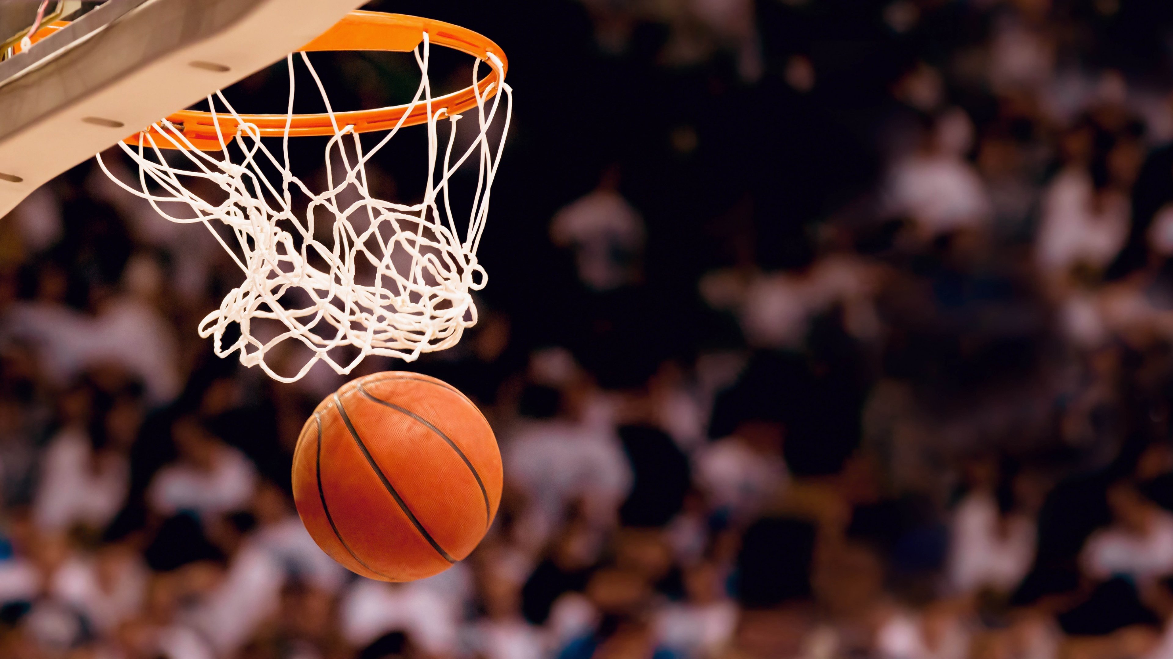 勒布朗·詹姆斯成为NBA历史上第一位突破4万分大关的球员。，勒布朗詹姆斯破纪录